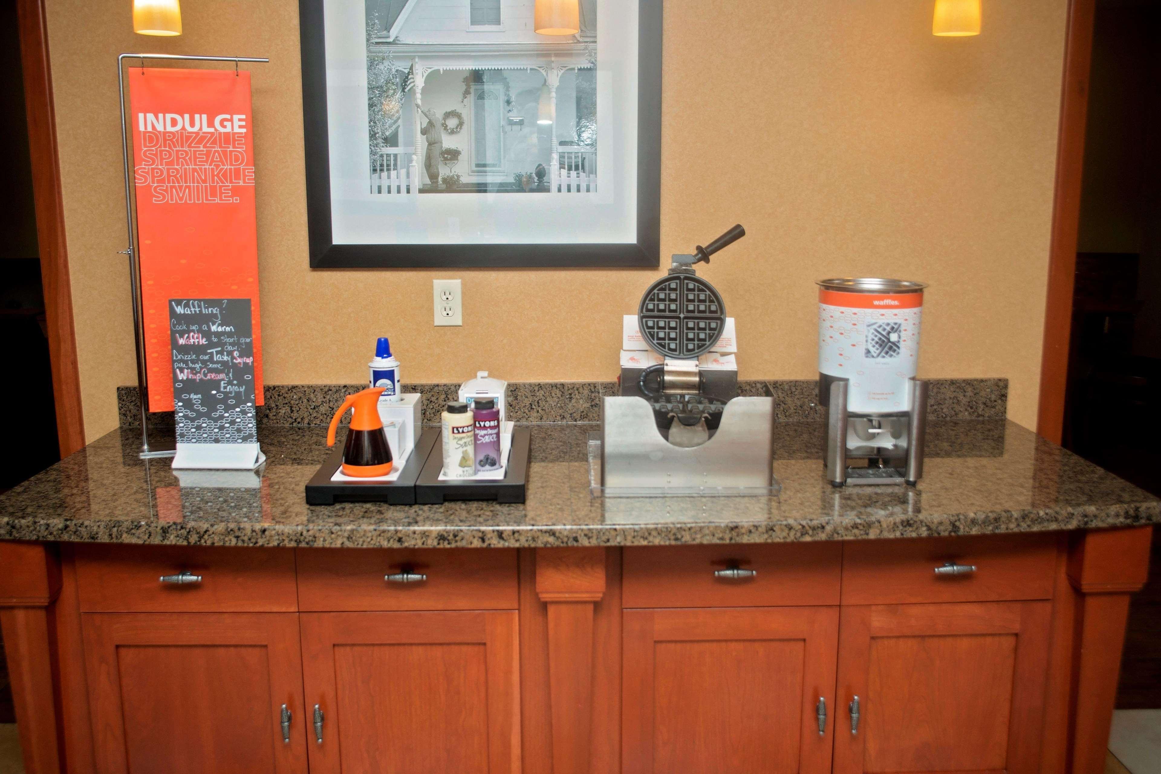 Hampton Inn Еванстън Екстериор снимка