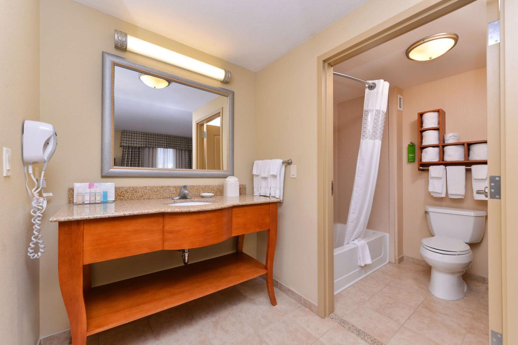 Hampton Inn Еванстън Екстериор снимка