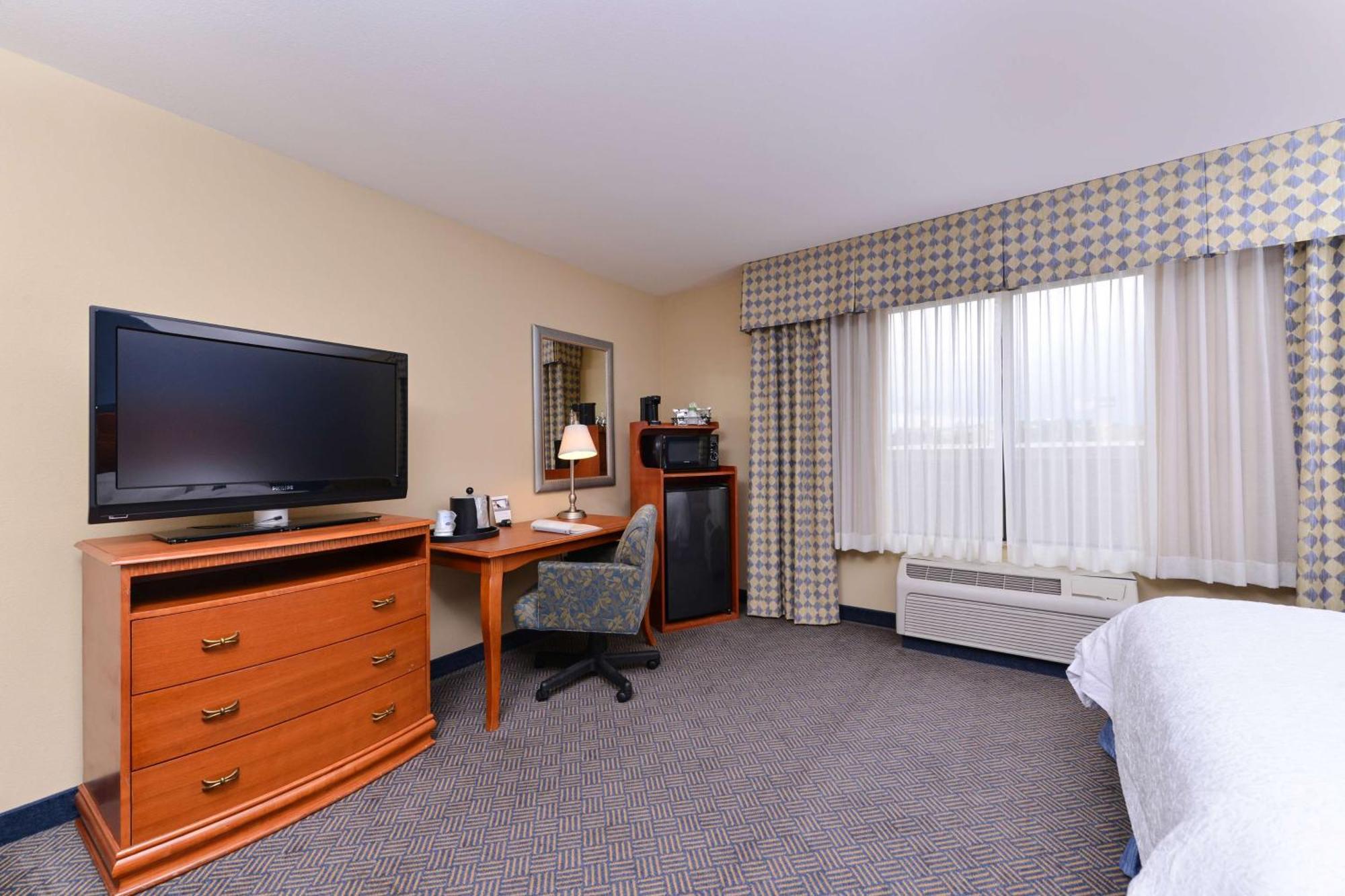 Hampton Inn Еванстън Екстериор снимка