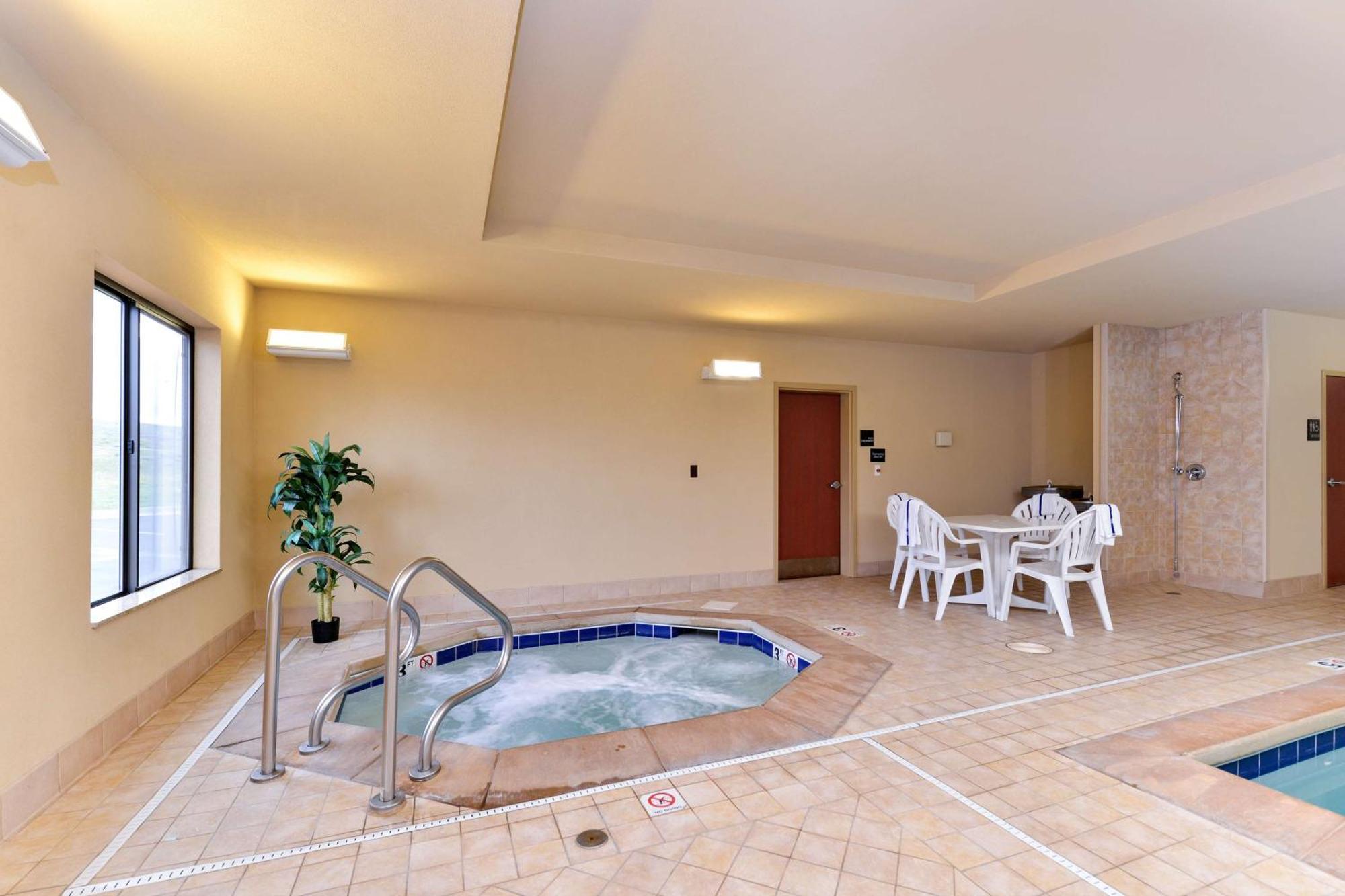 Hampton Inn Еванстън Екстериор снимка